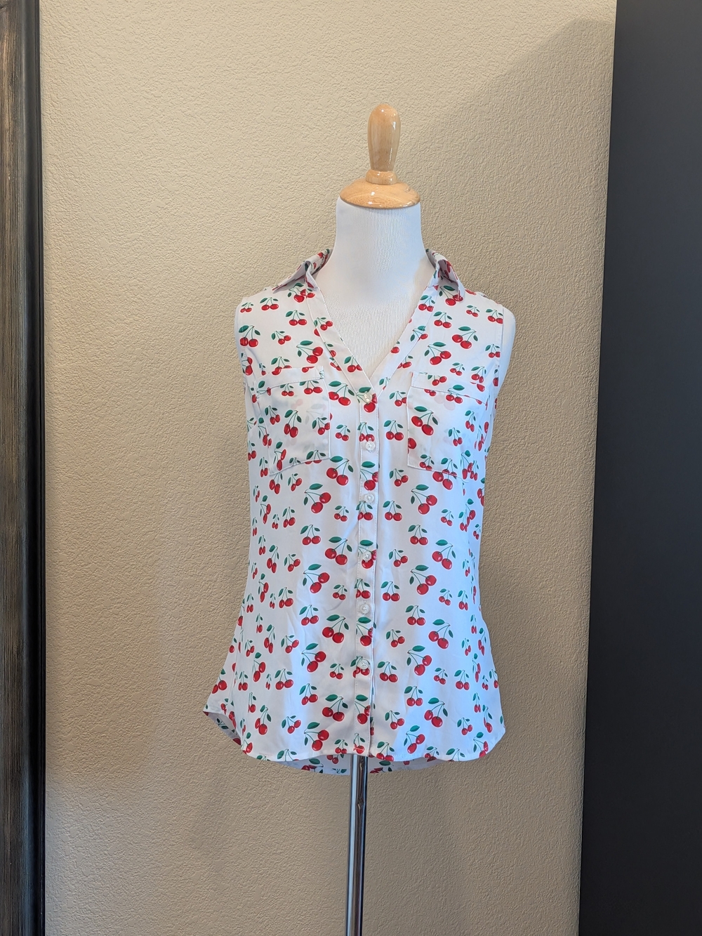 Express Portofino Cherry Print Sleeveless Button Down Shirt XXS